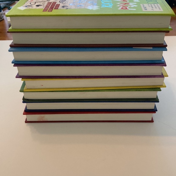 Diary of a Wimpy kid books 1-8 - Picture 4 of 5